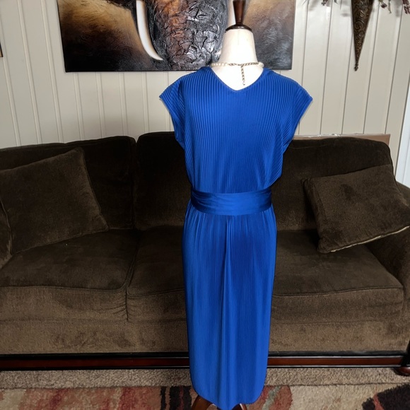 Lean On Klopman • Vintage • 1970’s • USA • Size 8 • Blue • Pleated • Dress - Picture 9 of 16